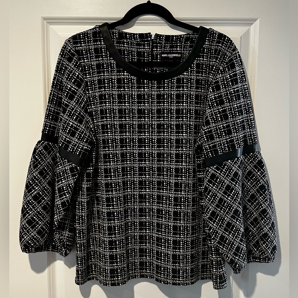 Karl Lagerfeld Elegant Black and White Women's Top - size L.  Like new!